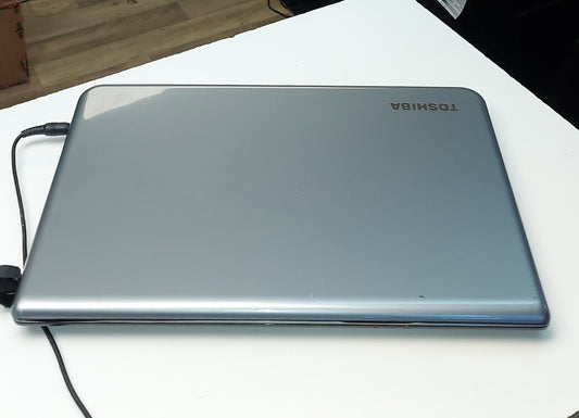 Laptop 17po Toshiba Satellite L70-A i3-4000M 16Go SSD 480Go HDMI garantie 6 mois + tx